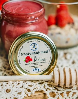 Doplnili jsme zásoby vašeho nejoblíbenějšího pastovaného medu s malinou 🍯a klasického bez příchutě. Během příštích dnů se...